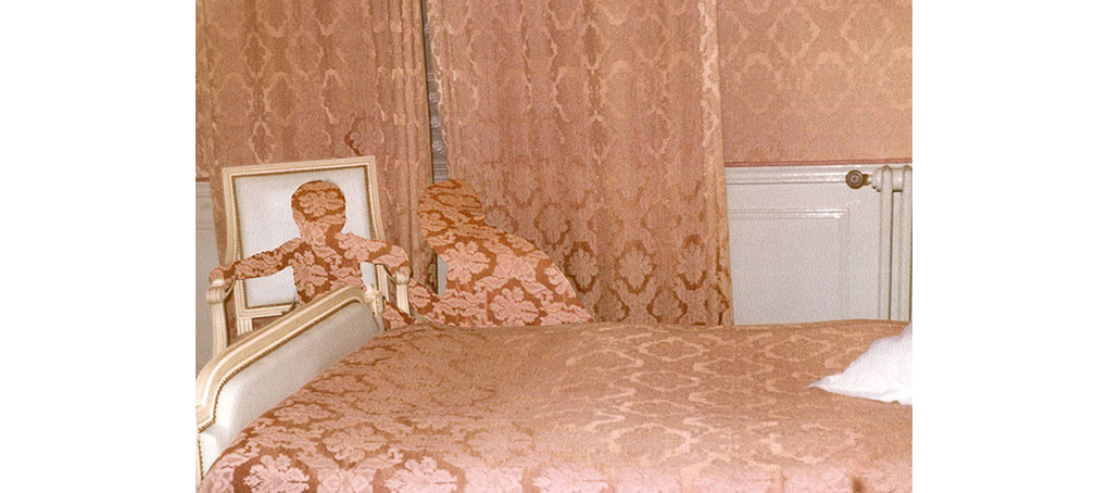 F3 07 habitación hotel tapizado camuflaje album familiar jose camara
